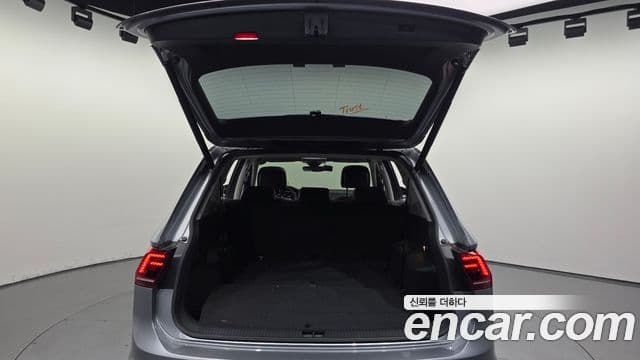 Volkswagen Tiguan Allspace 2020 — фото 17 из 20