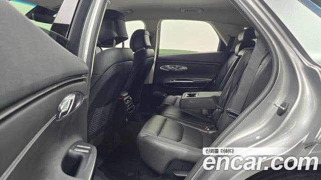 Genesis GV70 2022 — фото 12 из 20