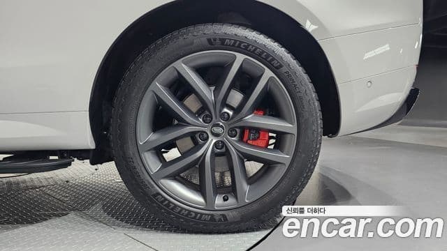 Land Rover Range Rover Sport 2025 — Photo 28/32