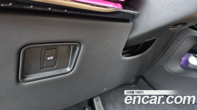 Land Rover Range Rover Sport 2025 — Photo 30/32