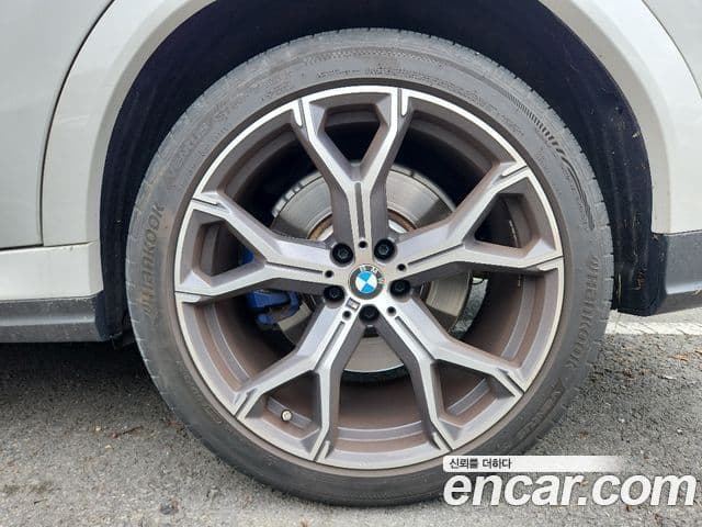 BMW X6 2021 — ფოტო 14/20