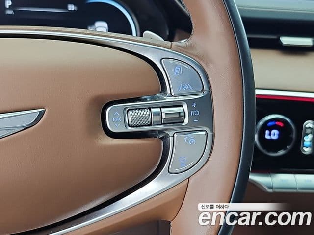 Genesis GV70 2021 — ფოტო 17/20