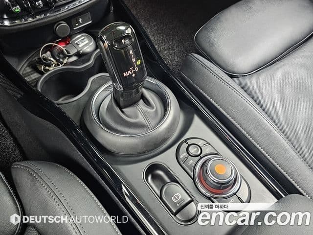 Mini Cooper Clubman 2021 — фото 8 из 20