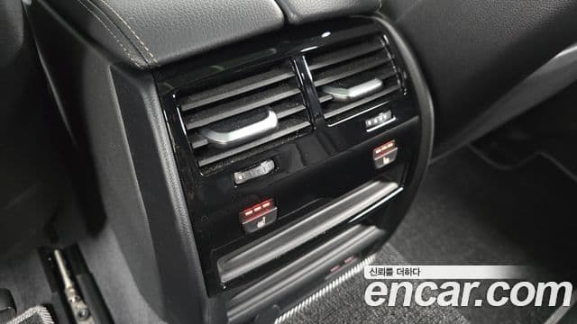 BMW 5 Series 2022 — ფოტო 18/20