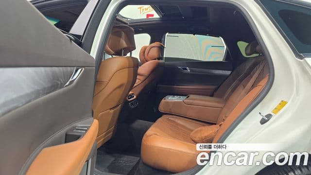 Genesis Electrified G80 2021 — Şəkil 12/20