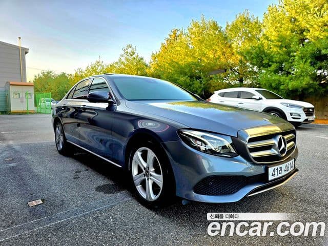 Mercedes-Benz E-Class 2018 — ფოტო 1/20
