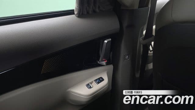Kia Carnival 2024 — ფოტო 18/20