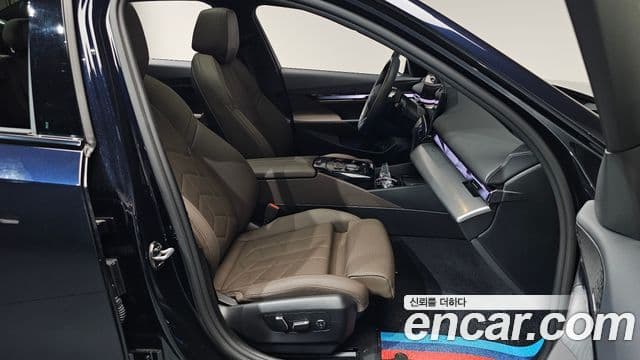 BMW 5 Series 2025 — Photo 35/41