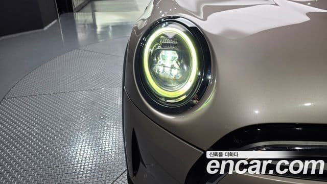 Mini Cooper 2022 — Şəkil 25/33
