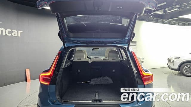 Volvo XC40 2024 — ფოტო 20/20