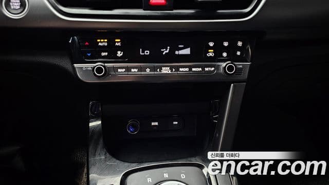 Kia Seltos 2024 — Şəkil 18/20