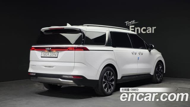 Kia Carnival 2023 — Şəkil 2/20