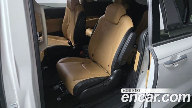 Kia Carnival 2023 — Şəkil 11/20