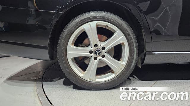 Mercedes-Benz E-Class 2018 — ფოტო 5/20