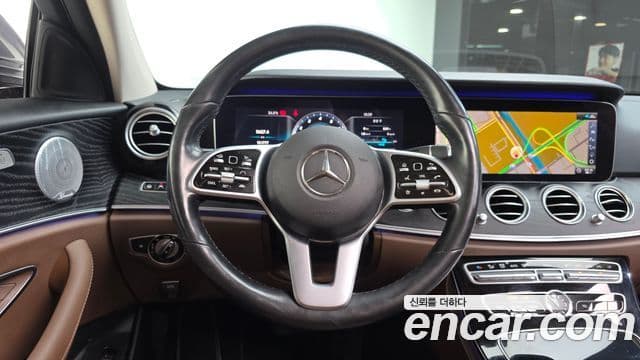 Mercedes-Benz E-Class 2020 — Фото 13/20