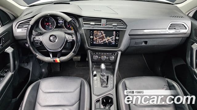 Volkswagen Tiguan 2018 — Şəkil 10/20