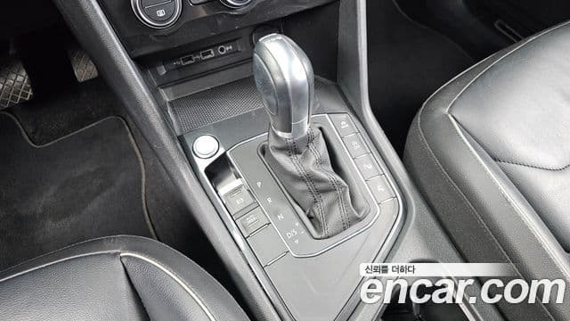 Volkswagen Tiguan 2018 — Şəkil 7/20