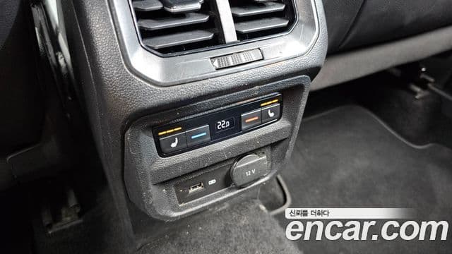 Volkswagen Tiguan 2018 — Şəkil 17/20
