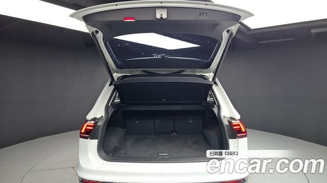 Volkswagen Tiguan 2018 — Şəkil 20/20