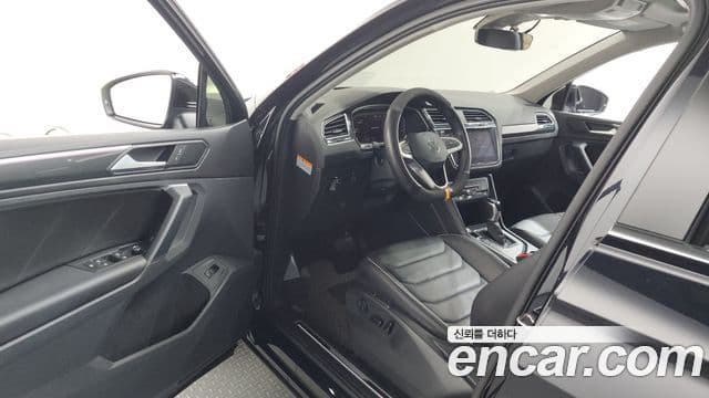 Volkswagen Tiguan 2022 — Şəkil 10/20