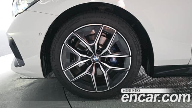 BMW 5 Series 2025 — ფოტო 5/20