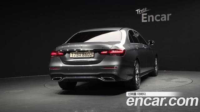 Mercedes-Benz E-Class 2022 — Фото 4/20