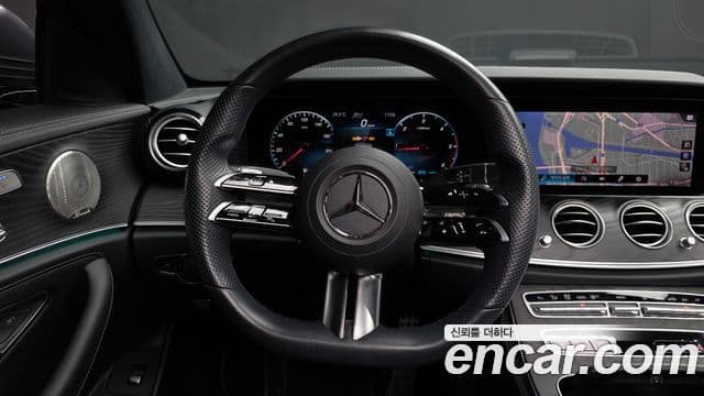 Mercedes-Benz E-Class 2022 — Фото 13/20