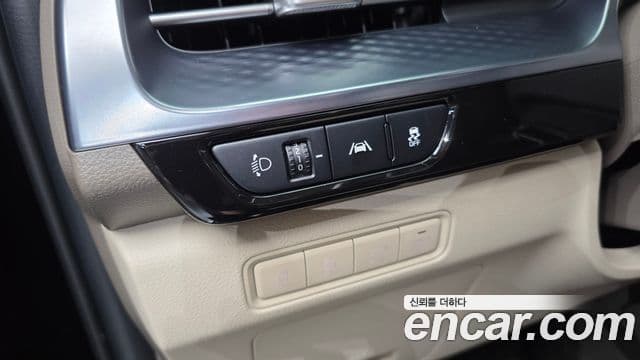 Kia Carnival 2021 — фото 17 из 20