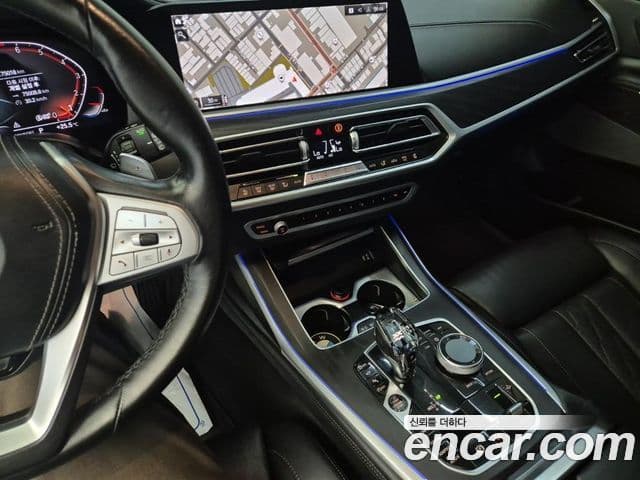 BMW X7 2022 — ფოტო 8/20