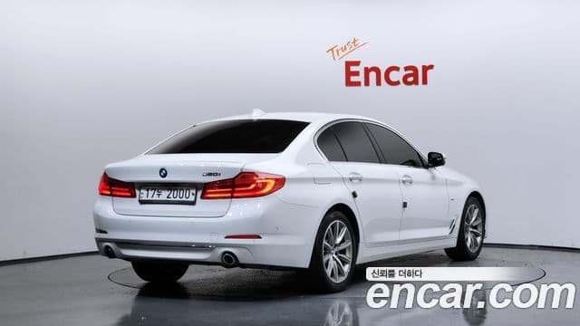 BMW 5 Series 2018 — ფოტო 2/20