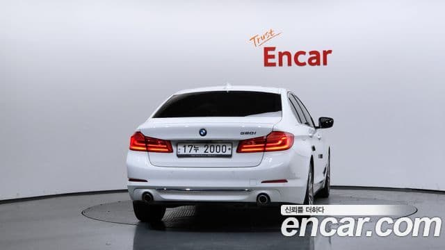 BMW 5 Series 2018 — ფოტო 4/20