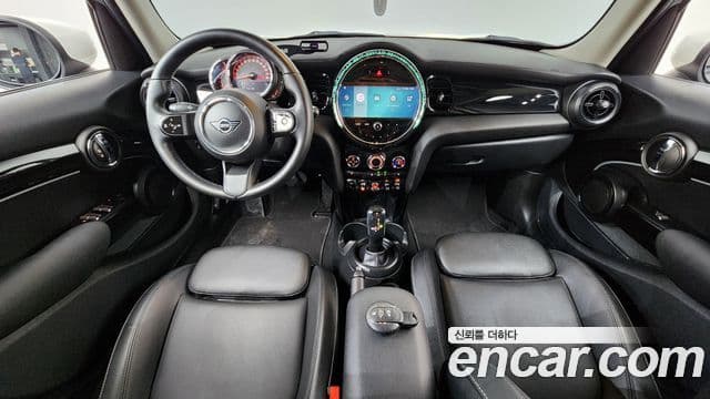 Mini Cooper 2022 — Photo 8/30