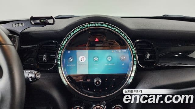 Mini Cooper 2022 — Photo 29/30
