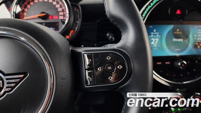 Mini Cooper 2022 — Photo 26/30