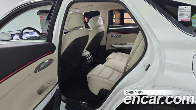 Genesis GV70 2025 — фото 11 из 20