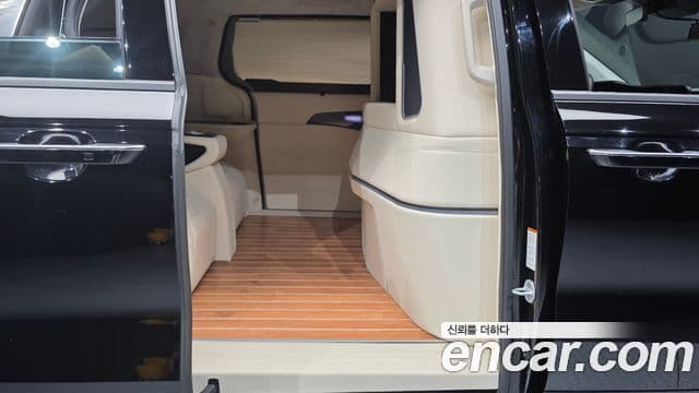 Kia Carnival 2023 — фото 11 из 20