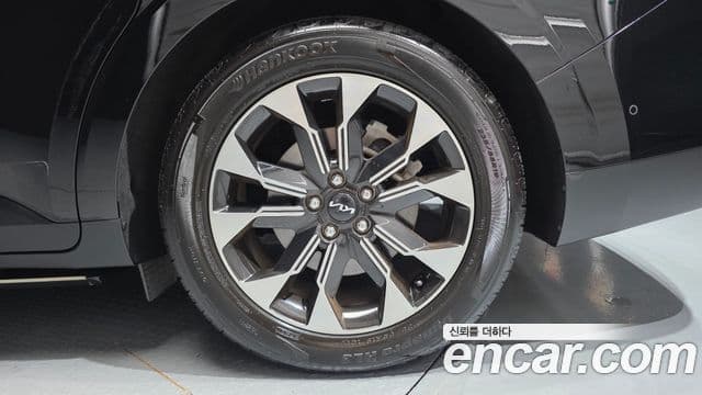 Kia Carnival 2023 — Photo 21/32