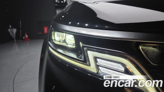 Kia Carnival 2023 — Photo 19/32
