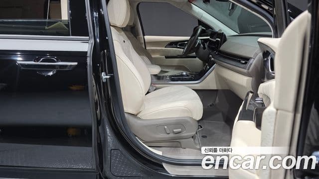 Kia Carnival 2023 — Photo 29/32