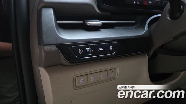 Kia Carnival 2023 — Photo 4/32