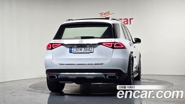Mercedes-Benz GLE-Class 2023 — Фото 4/20