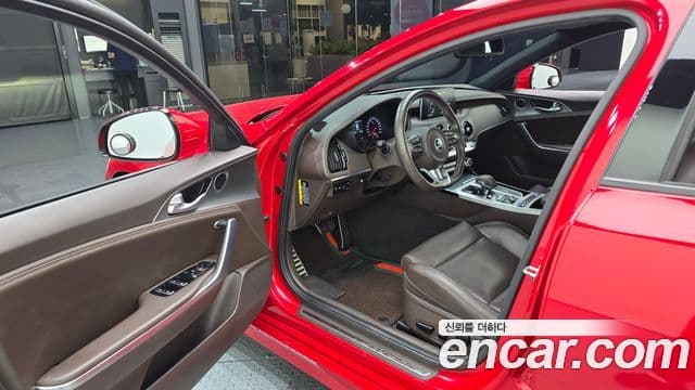 Kia Stinger 2019 — ფოტო 10/20