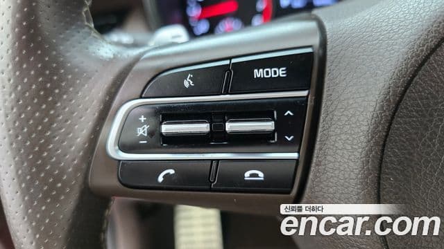 Kia Stinger 2019 — ფოტო 17/20
