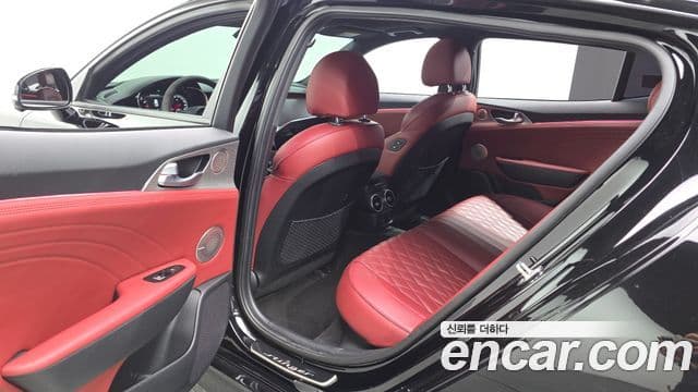 Kia Stinger 2020 — Фото 12/20