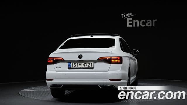 Volkswagen Jetta 2021 — ფოტო 4/20