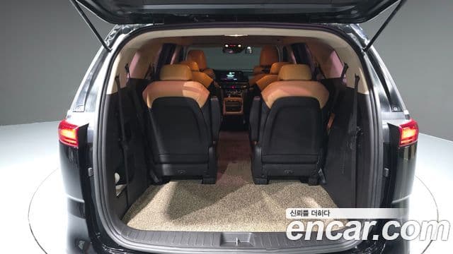Kia Carnival 2021 — фото 20 из 20