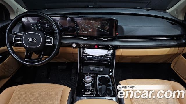 Kia Carnival 2021 — фото 7 из 20