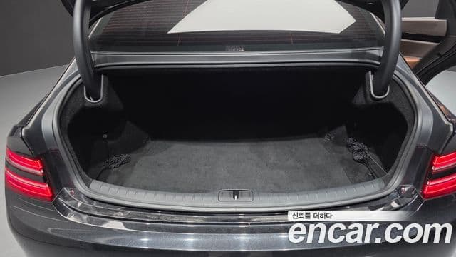 Genesis Electrified G80 2022 — фото 17 из 20