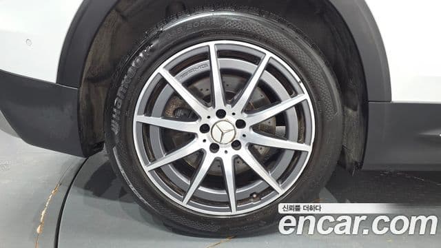 Mercedes-Benz GLB-Class 2021 — Şəkil 4/20