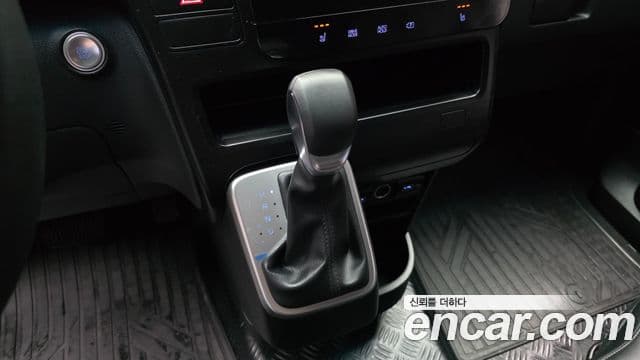 Hyundai Staria 2023 — фото 9 из 20